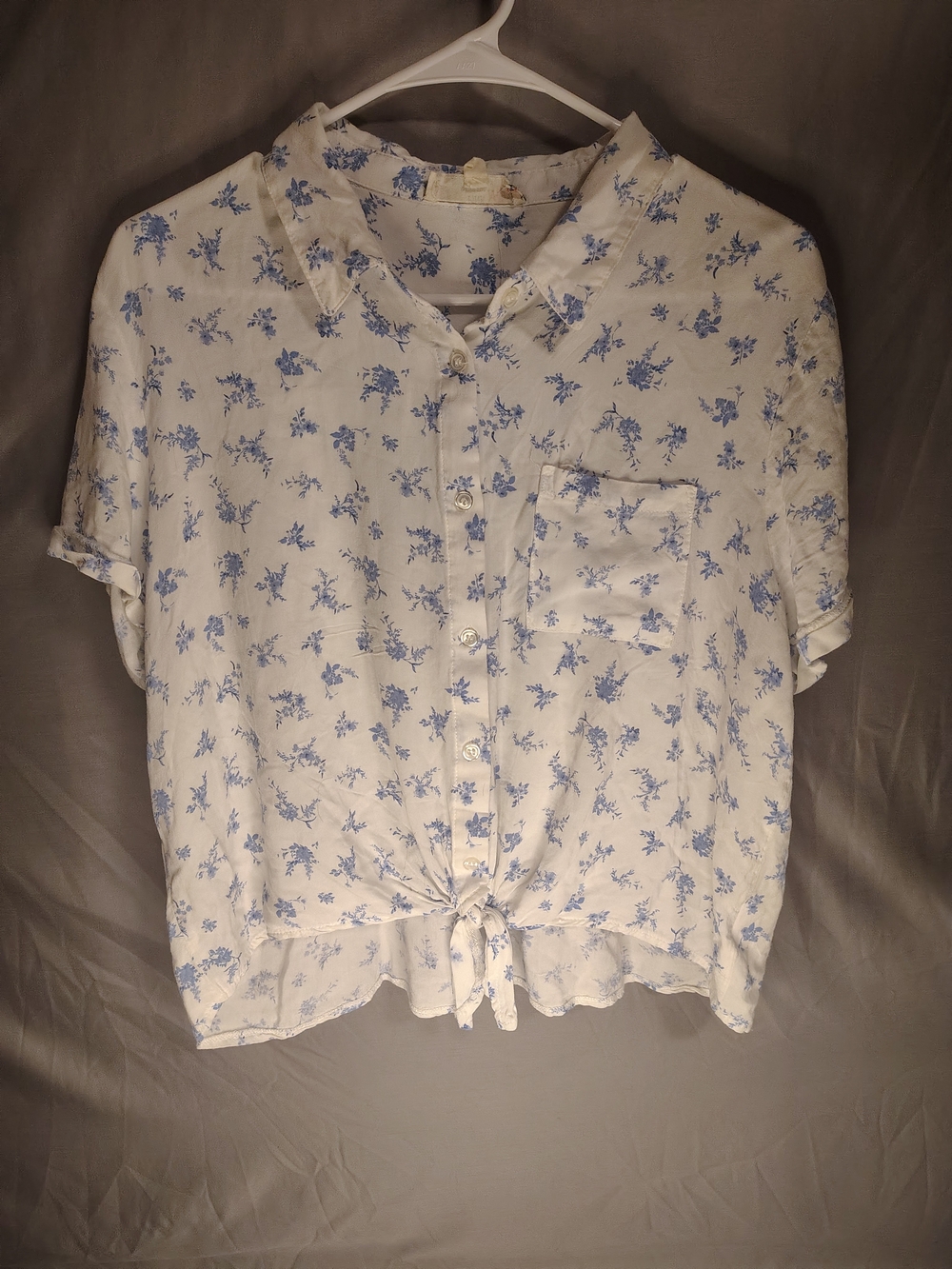 White & Light Blue Floral Short-Sleeve Button-Up Shirt Small Waist Tie 100 Rayon